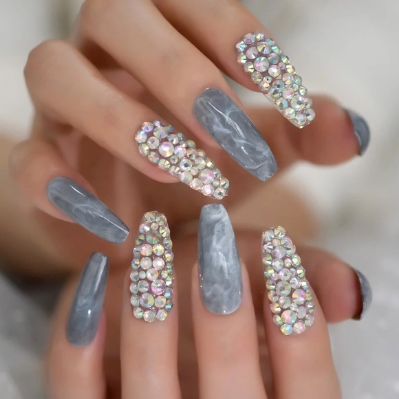 🚨💅Yes Press! Designed Nails💅🚨 - Picture 3 of 3